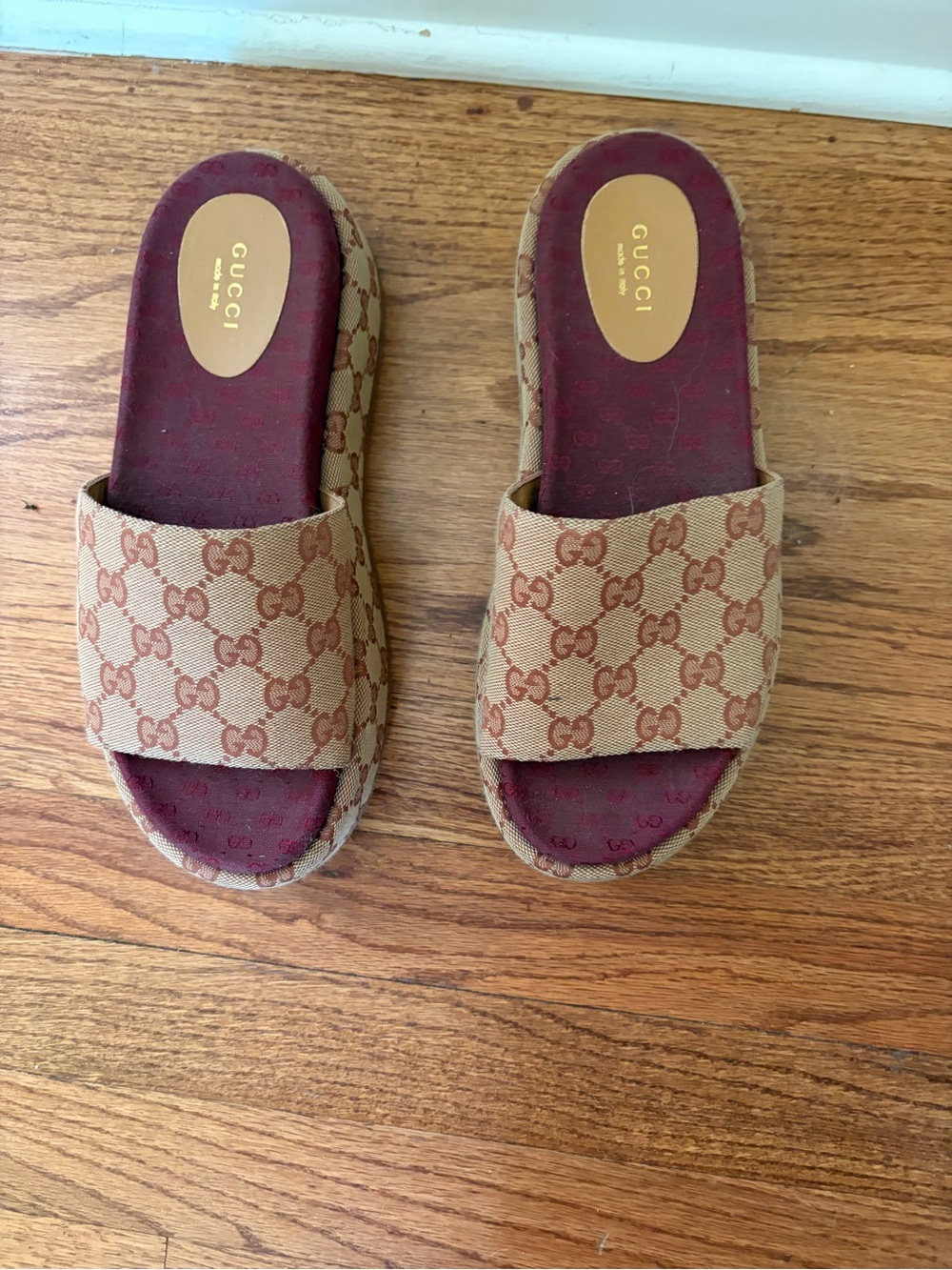 Gucci Beige GG Canvas Slides with Burgundy Insole